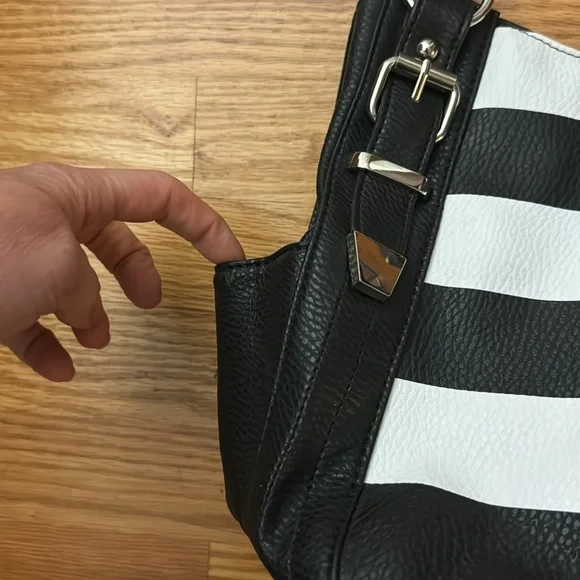 APT 9 Brady Pleated Shopper Shoulder Bag - Picture 3 of 6